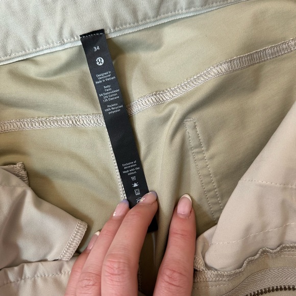 Lululemon ABC Pants - Picture 5 of 5